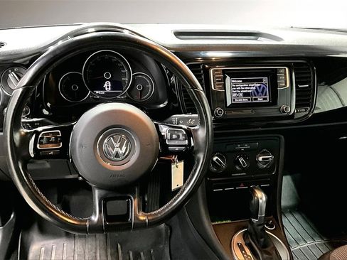 Used 2019 Volkswagen Beetle 2.0T S image 8