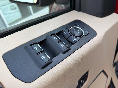 Used 2019 Ford F150 Lariat AWD/4WD image 11