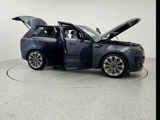 New 2026 Land Rover Range Rover Sport Dynamic SE AWD/4WD image 10