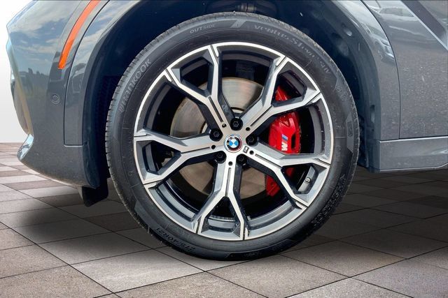Used 2021 BMW X6 M50i w/ Premium Package AWD/4WD image 9