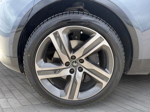 New 2026 Land Rover Discovery Limited Edition AWD/4WD image 9