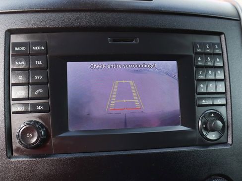 Used 2018 Mercedes-Benz Sprinter 2500 image 33