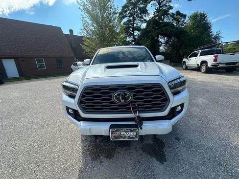 Used 2023 Toyota Tacoma TRD Sport w/ Technology Package AWD/4WD image 8