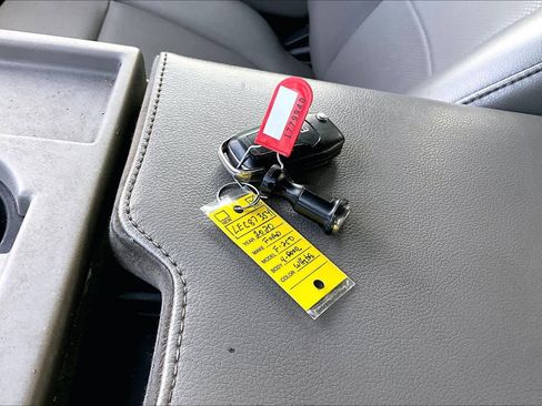 Used 2020 Ford F250 XL w/ Power Equipment Group image 14