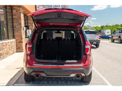 Used 2018 Ford Explorer Limited w/ Equipment Group 301A AWD/4WD image 32