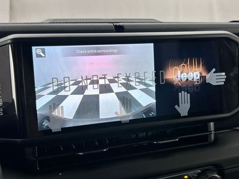 New 2025 Jeep Gladiator Sport image 28