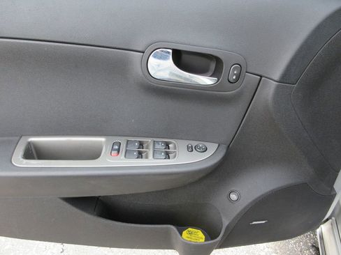 Used 2010 Chevrolet Malibu LTZ image 21