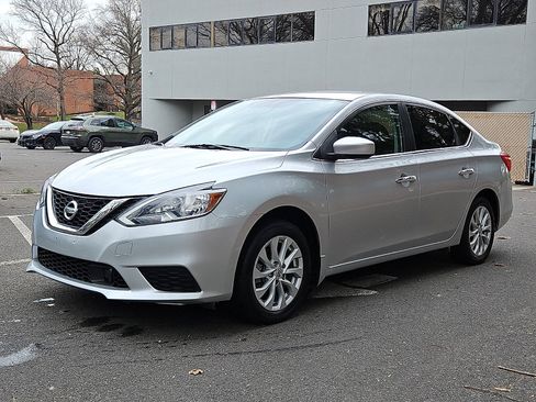 Certified 2019 Nissan Sentra SV image 3