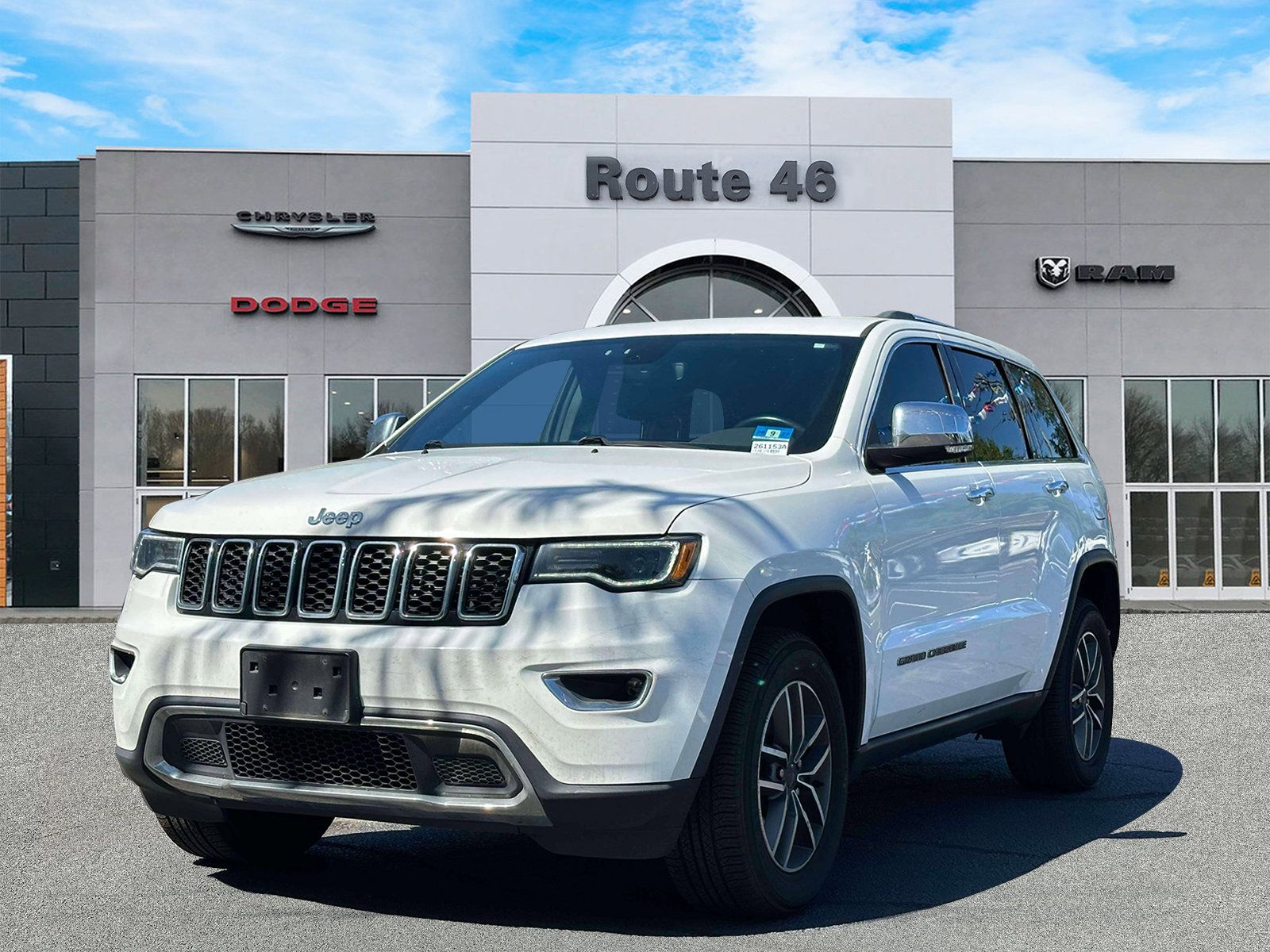 Used 2020 Jeep Grand Cherokee Limited w/ Luxury Group II AWD/4WD image 2