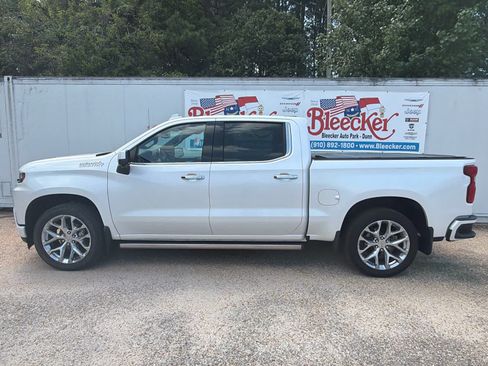 Used 2020 Chevrolet Silverado 1500 High Country w/ Technology Package AWD/4WD image 7