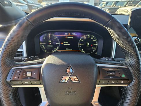 Used 2025 Mitsubishi Outlander SEL AWD/4WD image 24