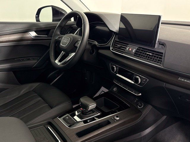 Used 2021 Audi Q5 2.0T Premium Plus w/ Premium Plus Package AWD/4WD image 17