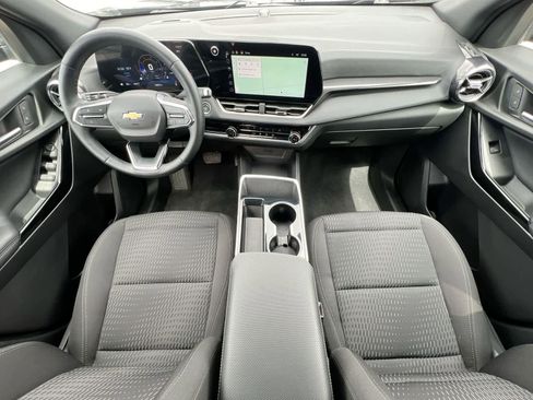 Used 2025 Chevrolet Equinox LT w/ Safety and Technology Package image 15