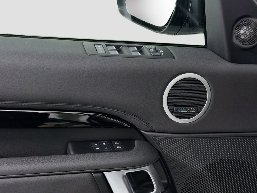 New 2026 Land Rover Discovery S AWD/4WD image 18