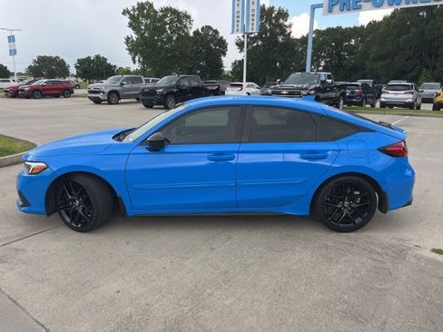 Used 2023 Honda Civic Sport image 3