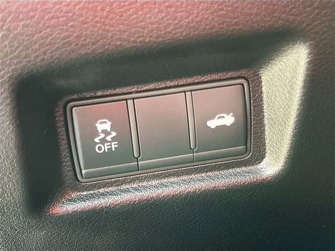 Used 2024 INFINITI Q50 Sensory image 10