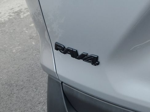 Certified 2023 Toyota RAV4 LE AWD/4WD image 7