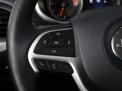 Used 2016 Jeep Cherokee Limited w/ Luxury Group FWD image 27