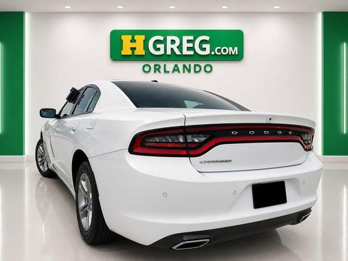 Used 2022 Dodge Charger SXT RWD image 2