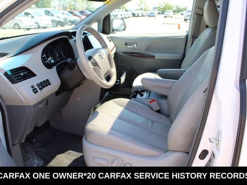 Used 2014 Toyota Sienna XLE w/ XLE Premium Package FWD image 16