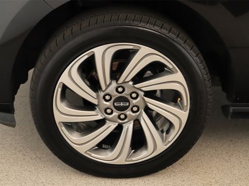 Used 2024 Lincoln Navigator Reserve image 34