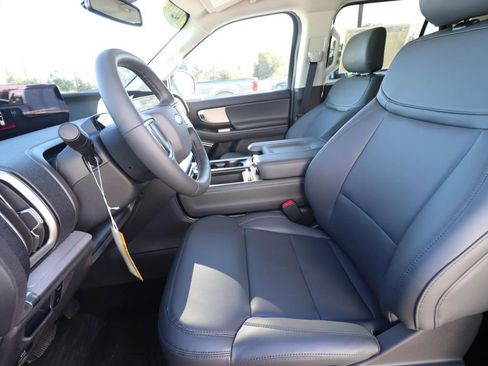 New 2026 Ford Expedition Active image 2