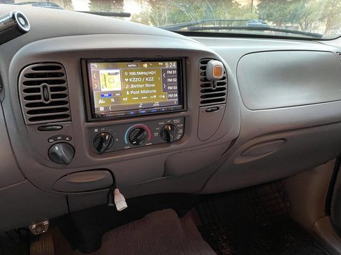 Used 2001 Ford F150 Lariat image 15