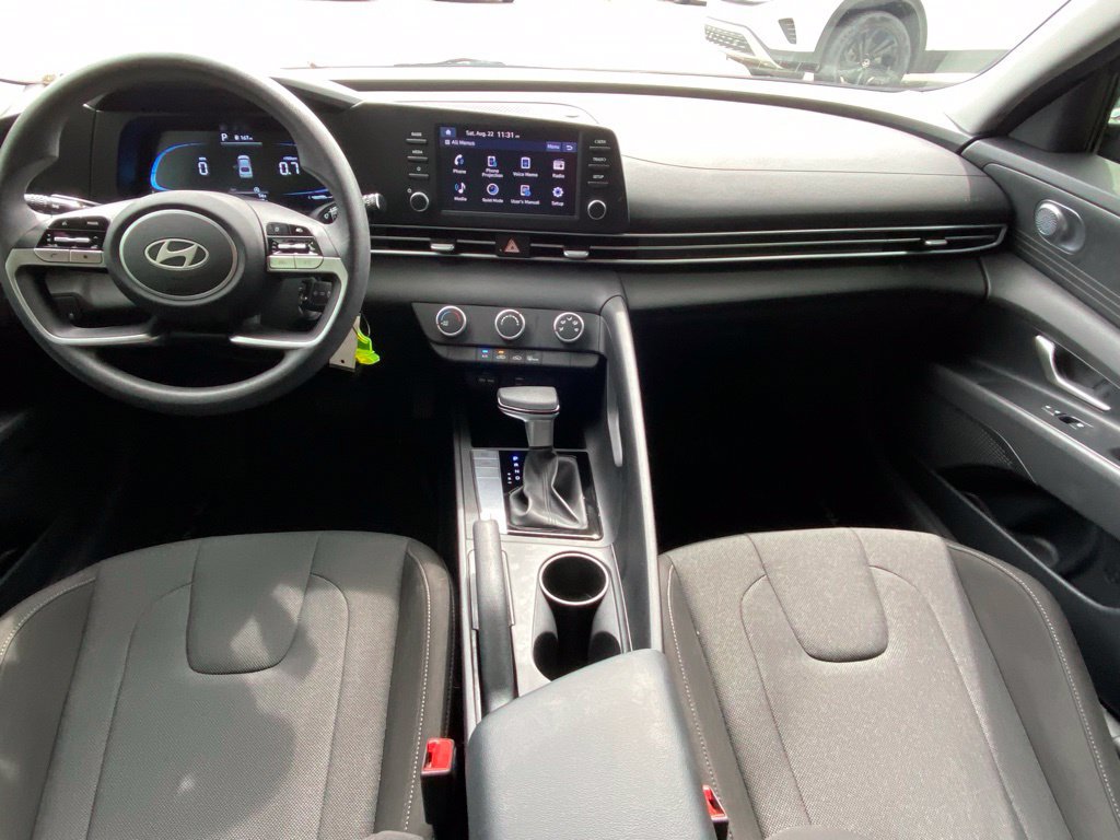 Certified 2025 Hyundai Elantra SE FWD image 26
