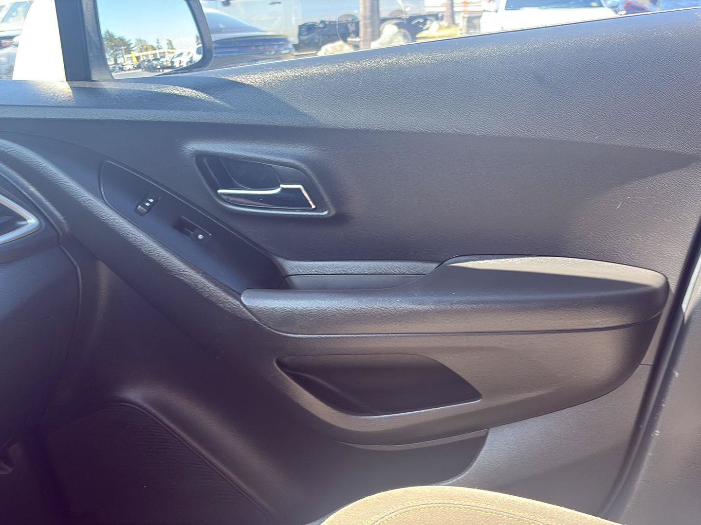Used 2018 Chevrolet Trax LS FWD image 21