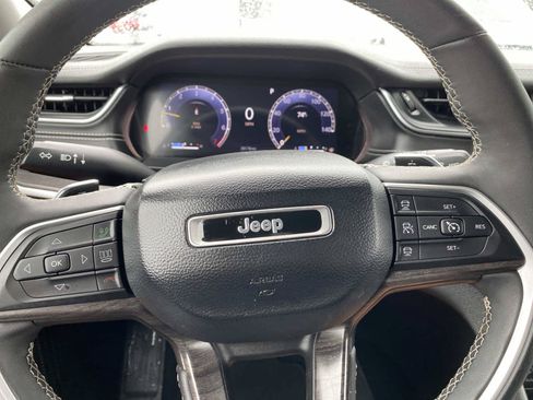 Certified 2023 Jeep Grand Cherokee Limited AWD/4WD image 15