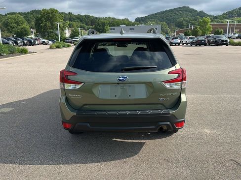 Used 2021 Subaru Forester Premium AWD/4WD image 4