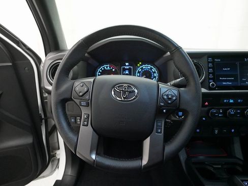 Used 2023 Toyota Tacoma TRD Sport image 4