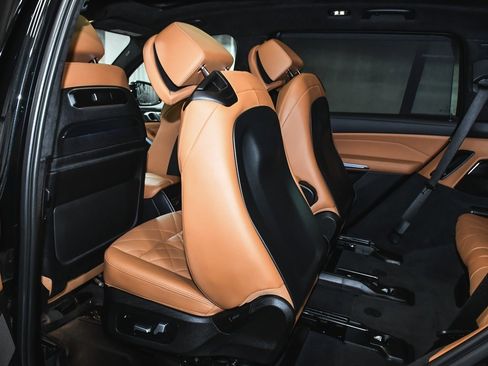 Used 2023 BMW X7 xDrive40i w/ Executive Package image 80