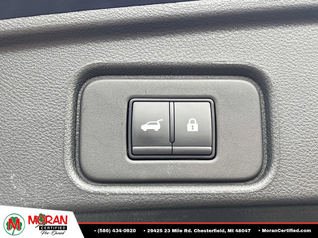 Used 2025 Nissan Pathfinder SV AWD/4WD image 12