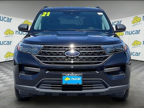 Used 2021 Ford Explorer XLT AWD/4WD image 2