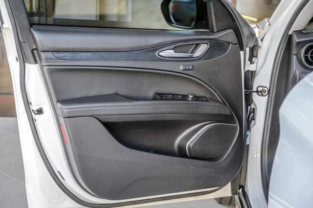 Used 2019 Alfa Romeo Stelvio AWD w/ Nero Edizione image 45