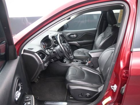 Used 2019 Jeep Cherokee Limited AWD/4WD image 11