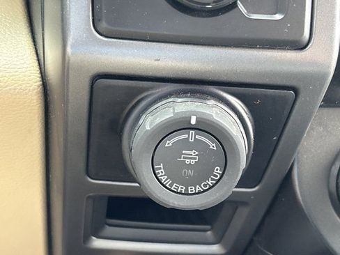 Used 2017 Ford F150 XLT w/ Equipment Group 302A Luxury AWD/4WD image 32