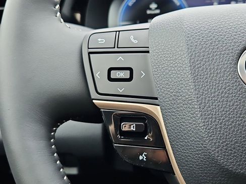 New 2026 Toyota Crown Platinum image 17