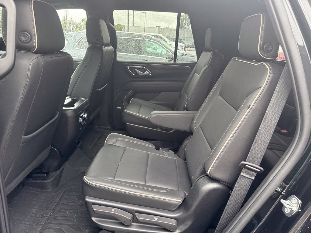 Used 2023 GMC Yukon SLT w/ SLT Luxury Package AWD/4WD image 28