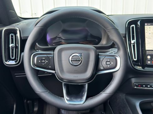 Used 2022 Volvo C40 P8 Recharge Ultimate AWD/4WD image 21