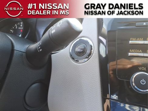 Used 2017 Nissan Rogue Sport SV FWD image 15