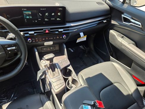 New 2026 Kia Sportage EX FWD image 22