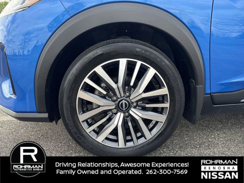 Certified 2023 Nissan Kicks SR w/ SR Premium Package FWD image 12