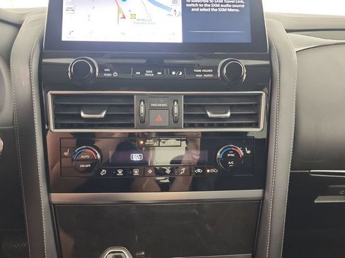 Used 2024 INFINITI QX80 Luxe AWD/4WD image 17