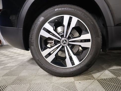 Certified 2025 Mercedes-Benz GLB 250 image 33