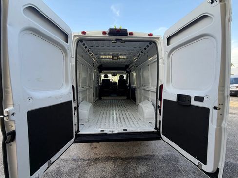 Used 2024 RAM ProMaster 2500 w/ Convenience Group FWD image 5