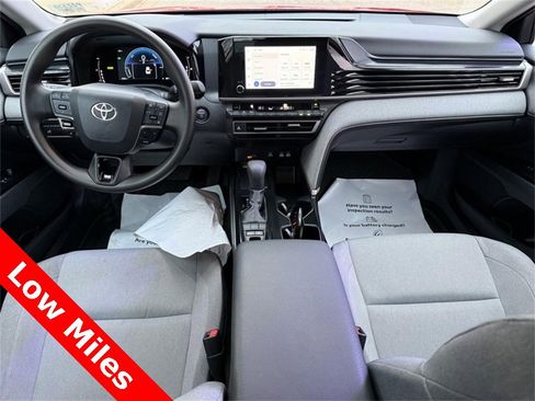 Used 2025 Toyota Camry LE image 13