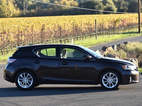 Used 2012 Lexus CT 200h Premium image 16