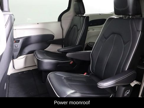 Used 2023 Chrysler Pacifica Limited w/ Uconnect Theater Family Group AWD/4WD image 16